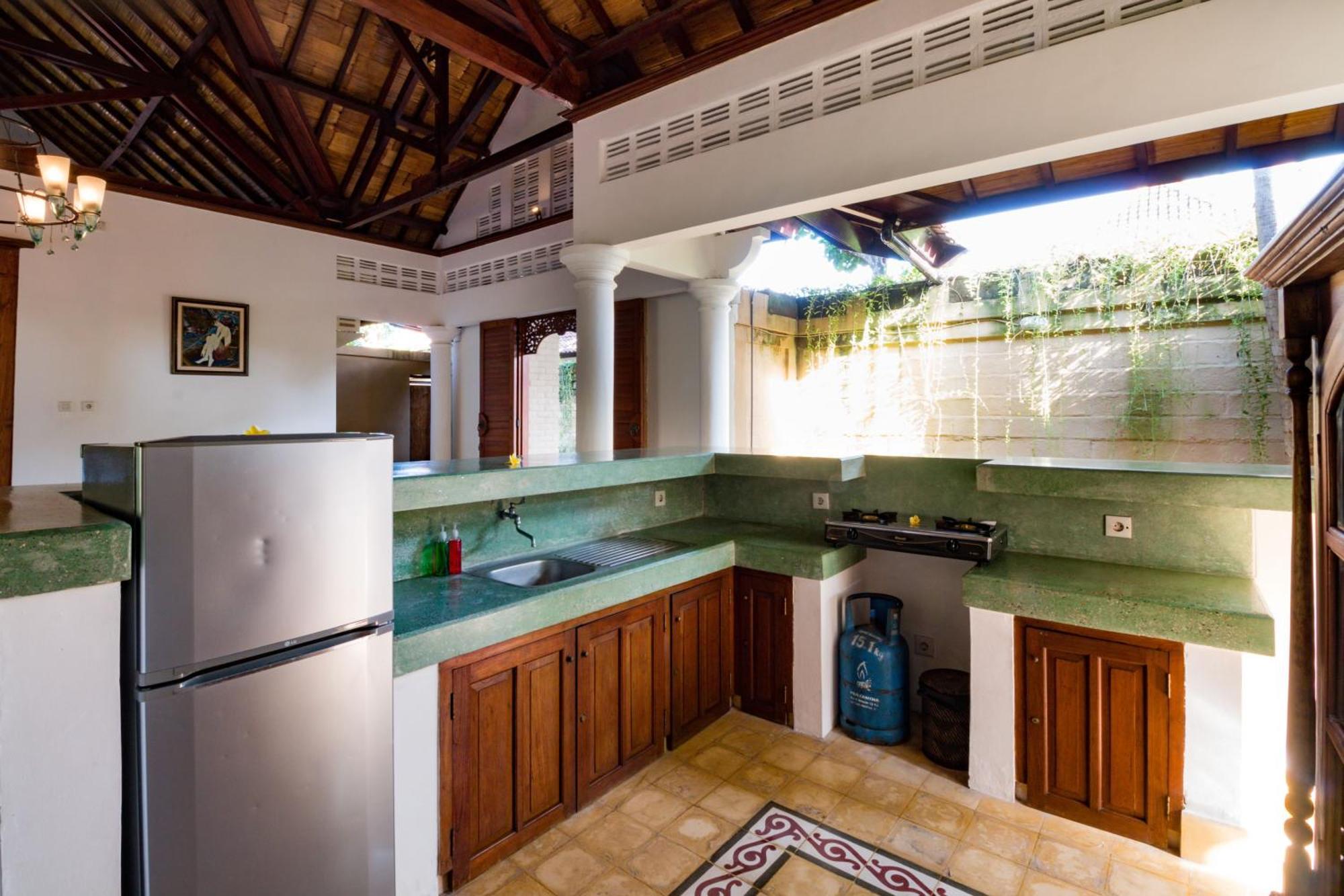 Bali Royal Heritage Villa Seminyak  Exterior photo