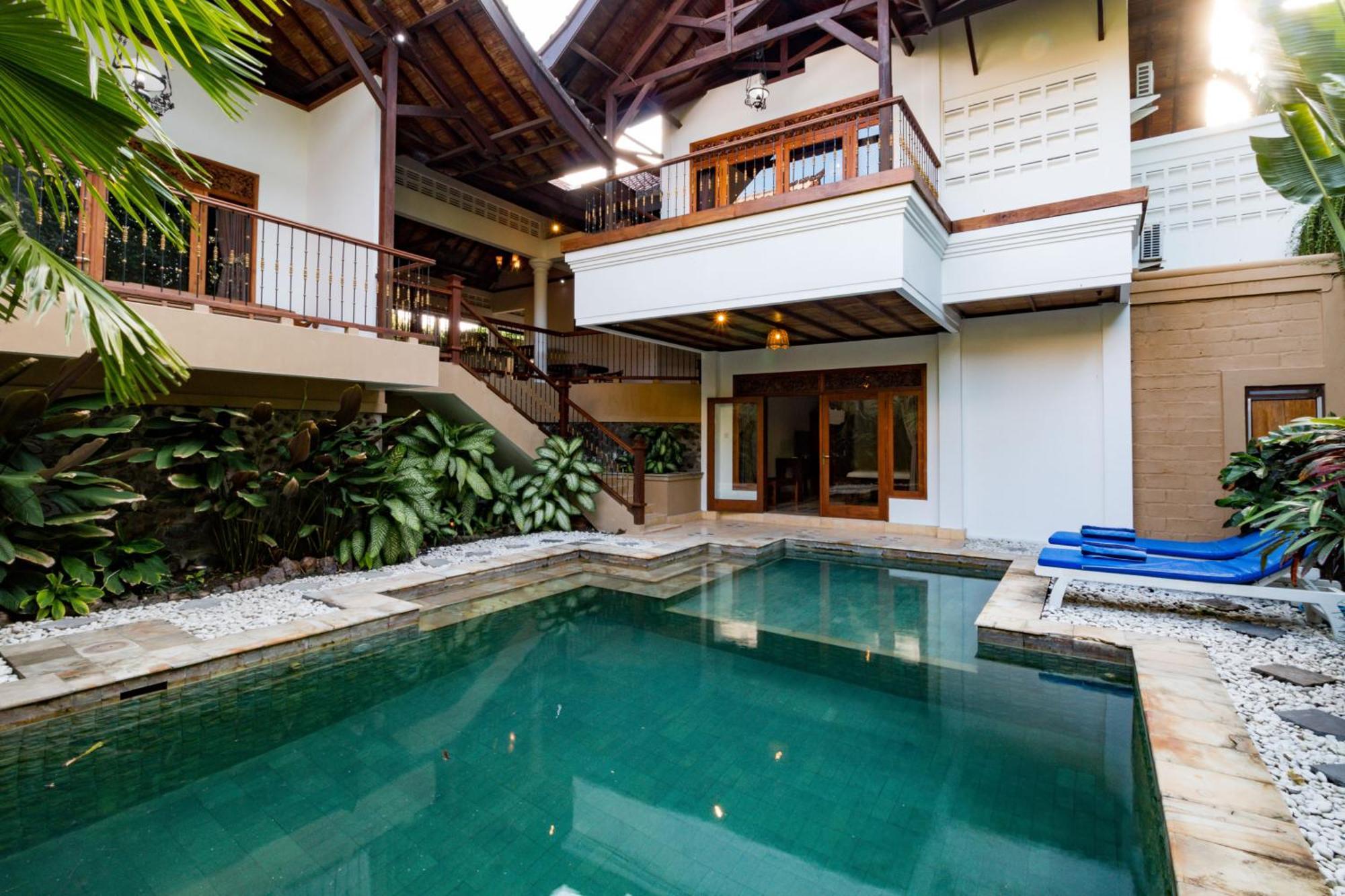 Bali Royal Heritage Villa Seminyak  Exterior photo