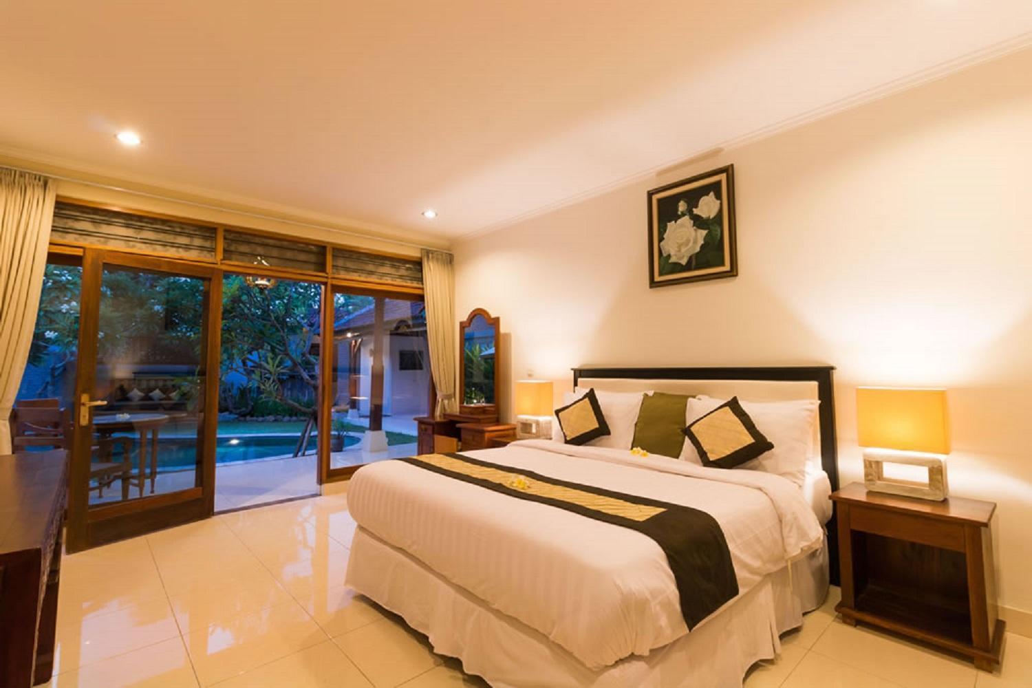 Bali Royal Heritage Villa Seminyak  Exterior photo