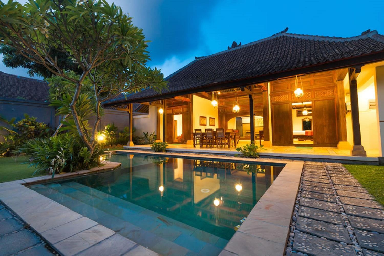 Bali Royal Heritage Villa Seminyak  Exterior photo