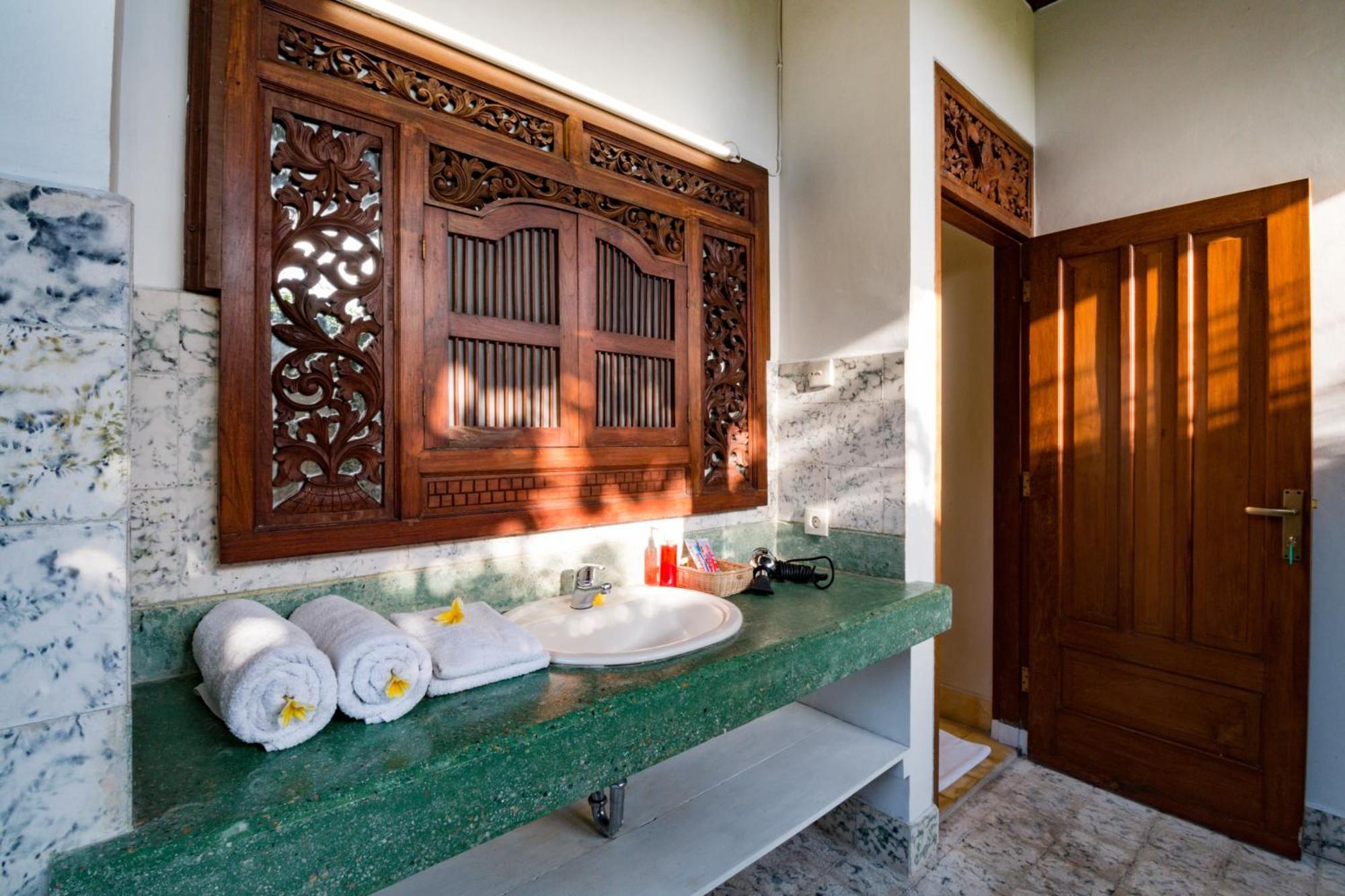 Bali Royal Heritage Villa Seminyak  Exterior photo